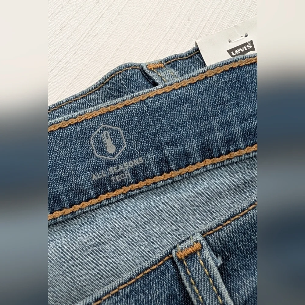 NWT Levis 541 Athletic Taper All Season Tech Men's Jeans 54x29